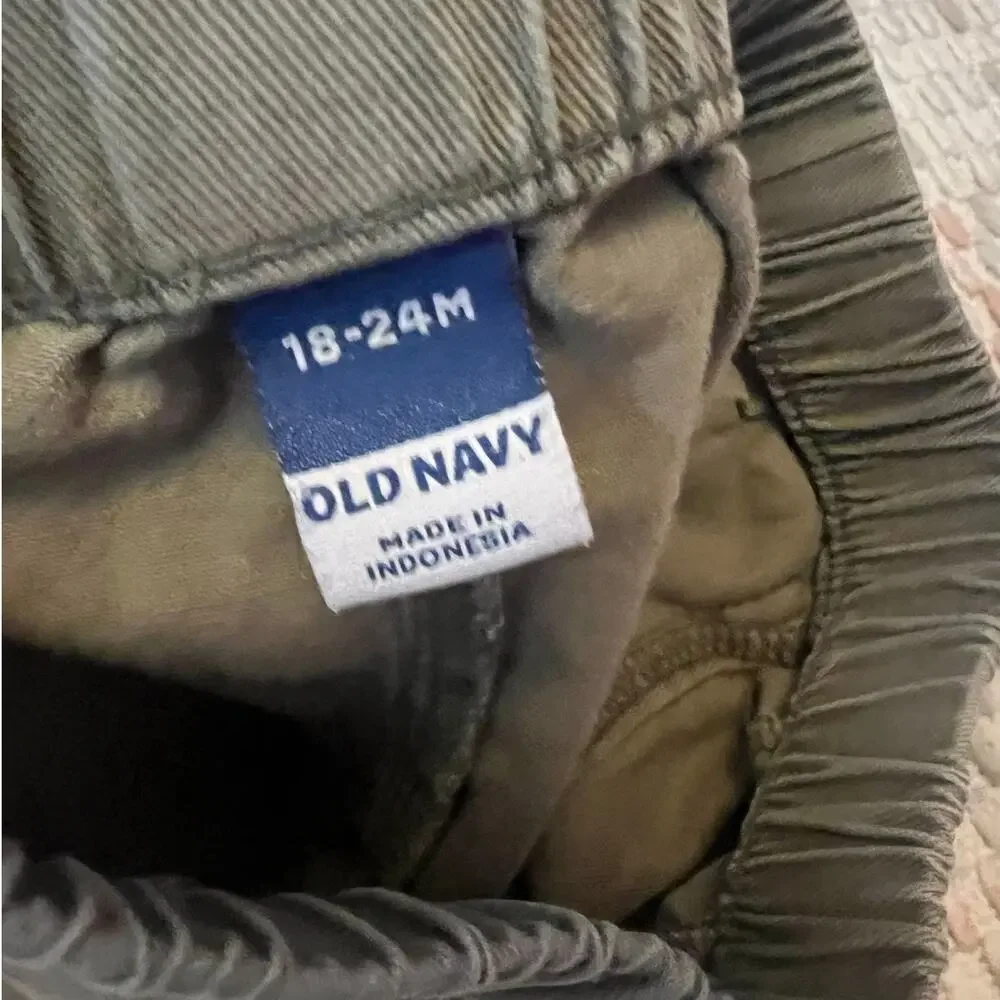 Old Navy Olive Cargo Pants